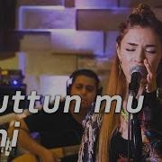 Feride Hilal Akın Unuttun Mu Beni Lyrics Sözleri