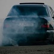 Mercedes Benz W124 Brutal Drift Burnout