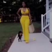 Mama A Girl Behind You